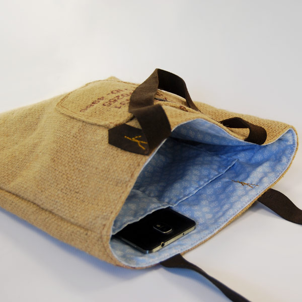 Bolso de tela Robusta detalle de los bolsillos interiores Bolso de tela Robusta detalle de los bolsillos interiores