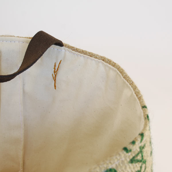 Detalle del interior de algodón 10% del capazo Lia Detalle del interior de algodón 10% del capazo Lia